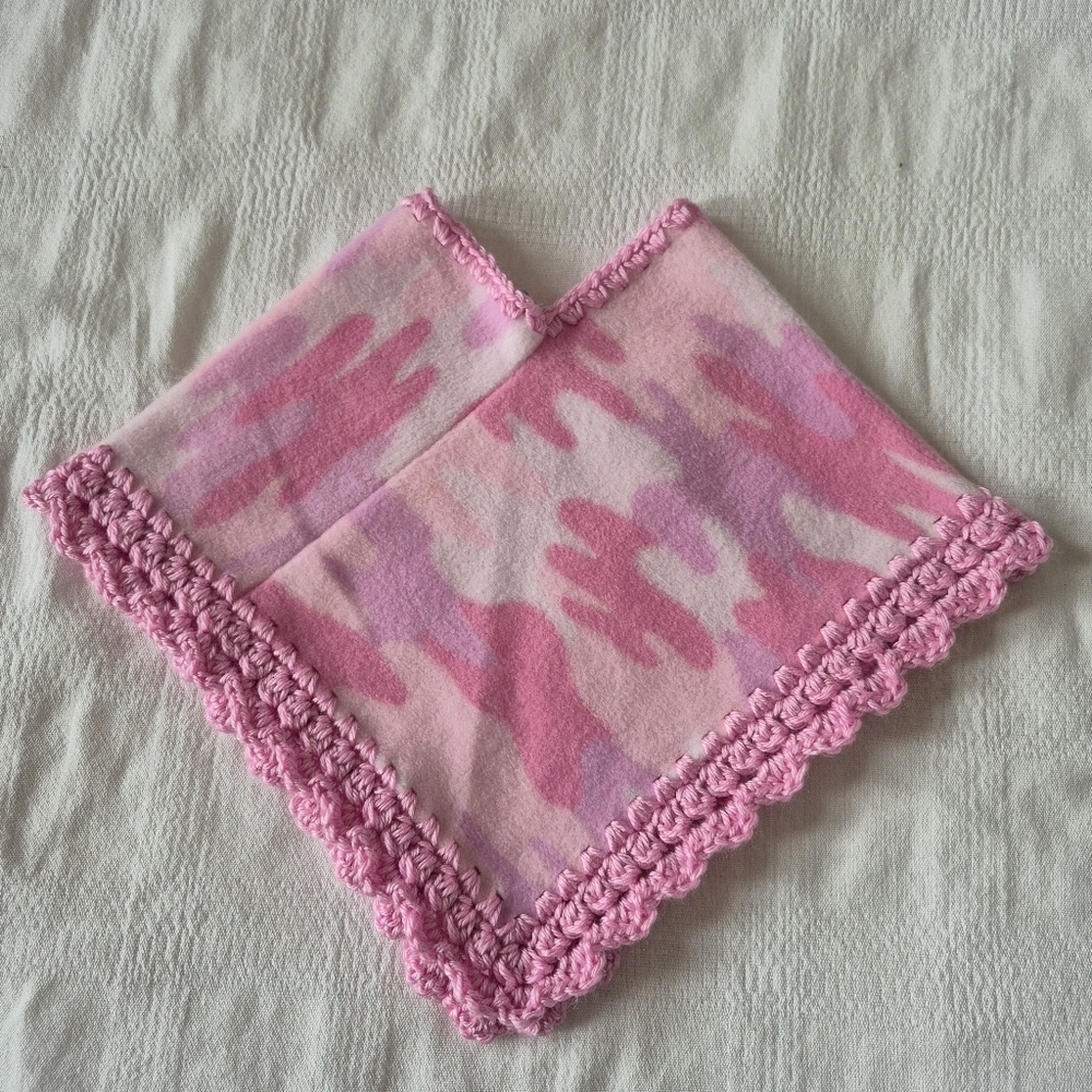 Hand Crafted baby pink camo poncho 6-12 months NEW